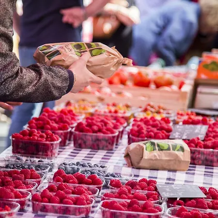 Confortable A 300 M De La Avec Parking Prive - Fr-1-788-45 Varaville